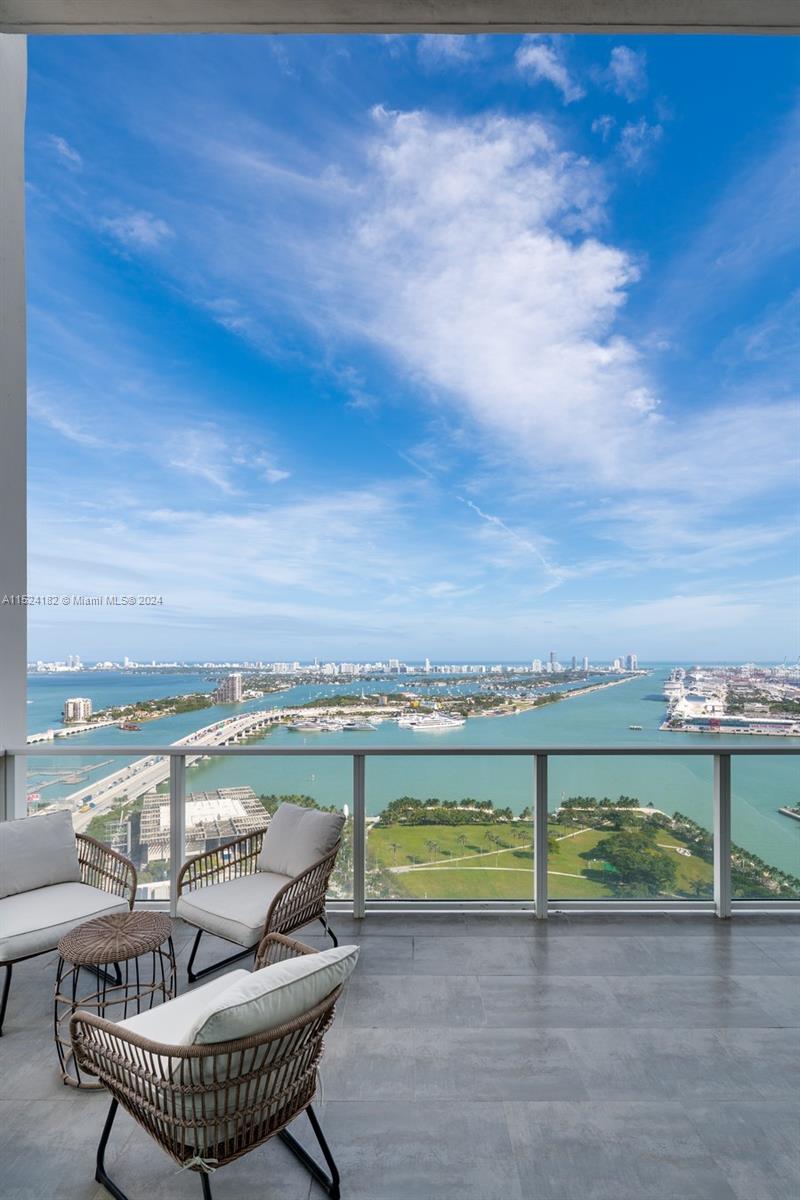 1040 Biscayne Blvd 3704, Miami, Florida 33132, 2 Bedrooms Bedrooms, ,2 BathroomsBathrooms,Residentiallease,For Rent,1040 Biscayne Blvd 3704,A11524182