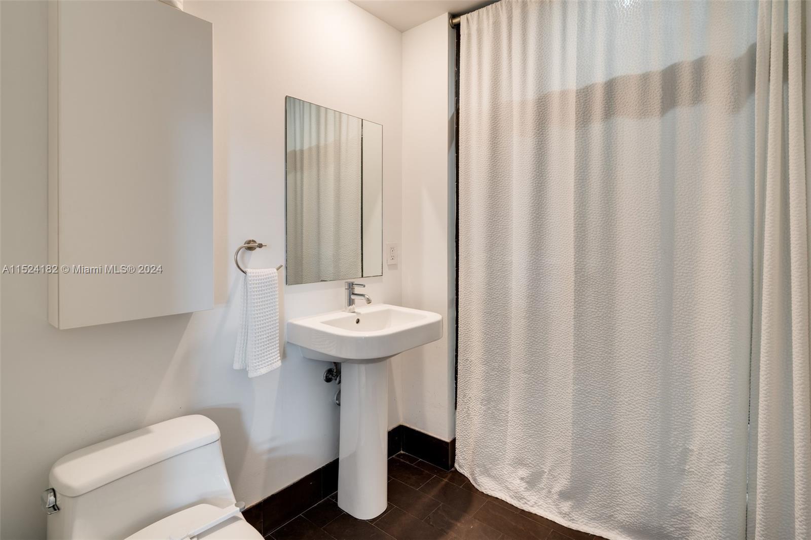 1040 Biscayne Blvd 3704, Miami, Florida 33132, 2 Bedrooms Bedrooms, ,2 BathroomsBathrooms,Residentiallease,For Rent,1040 Biscayne Blvd 3704,A11524182