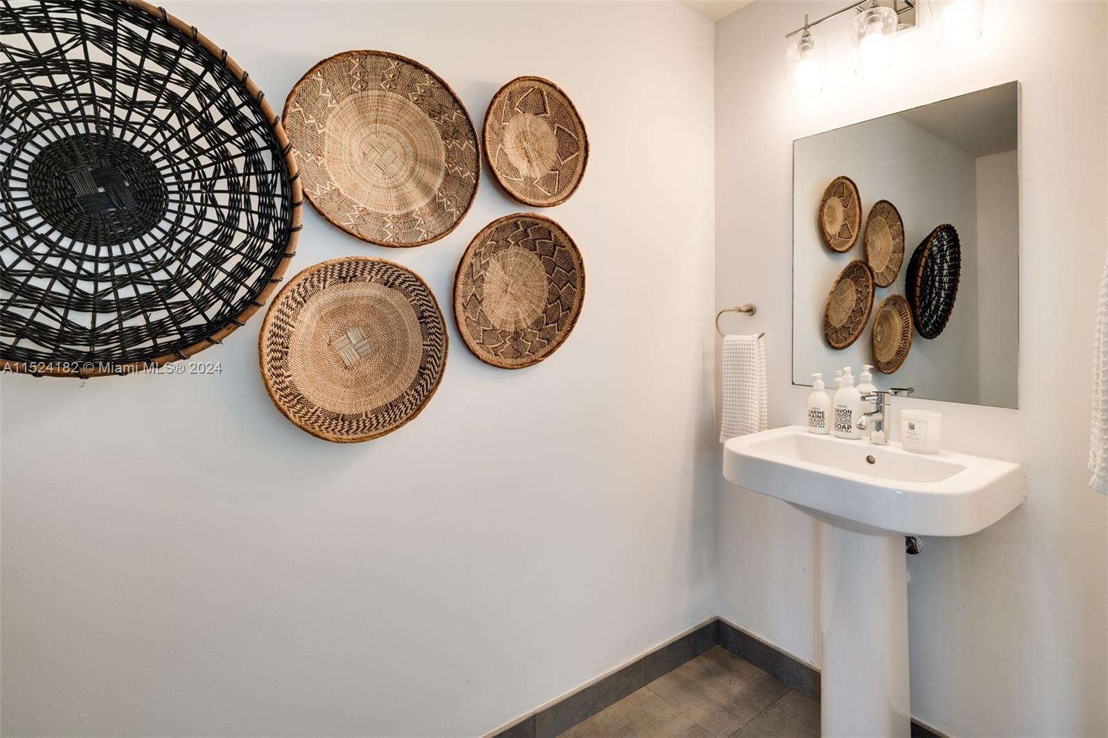 1040 Biscayne Blvd 3704, Miami, Florida 33132, 2 Bedrooms Bedrooms, ,2 BathroomsBathrooms,Residentiallease,For Rent,1040 Biscayne Blvd 3704,A11524182