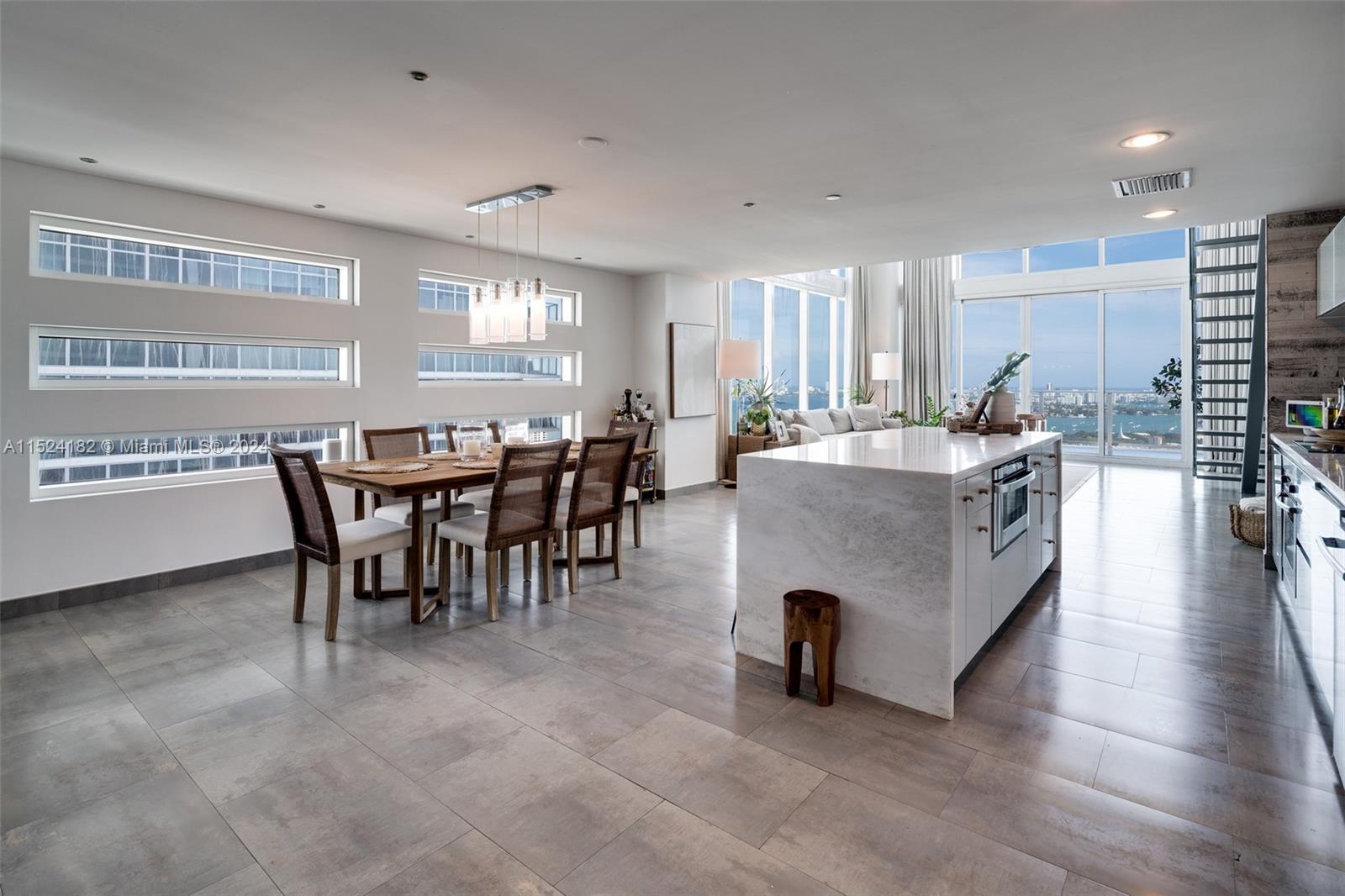 1040 Biscayne Blvd 3704, Miami, Florida 33132, 2 Bedrooms Bedrooms, ,2 BathroomsBathrooms,Residentiallease,For Rent,1040 Biscayne Blvd 3704,A11524182