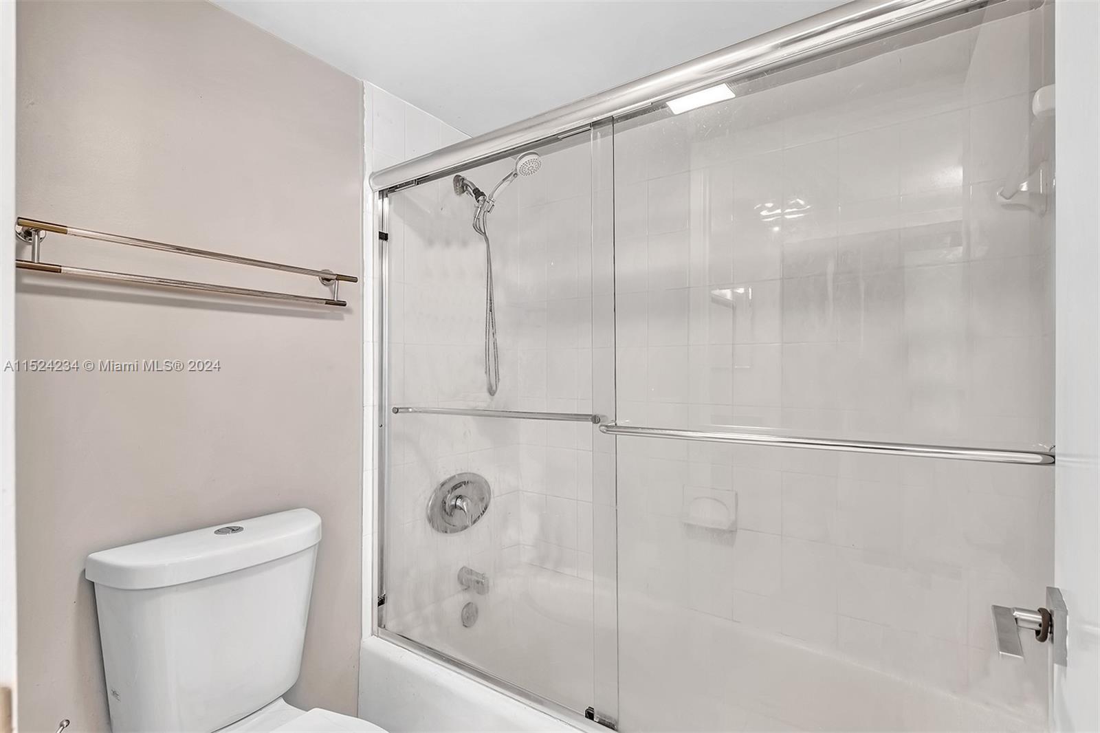 3731 N Country Club Dr 2129, Aventura, Florida 33180, 2 Bedrooms Bedrooms, ,2 BathroomsBathrooms,Residential,For Sale,3731 N Country Club Dr 2129,A11524234