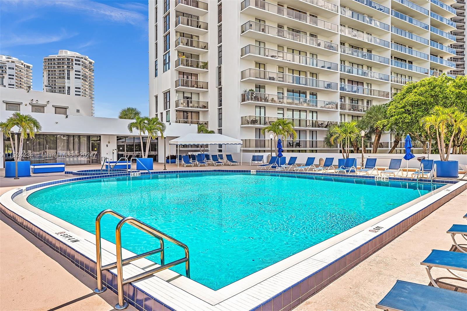 3731 N Country Club Dr 2129, Aventura, Florida 33180, 2 Bedrooms Bedrooms, ,2 BathroomsBathrooms,Residential,For Sale,3731 N Country Club Dr 2129,A11524234