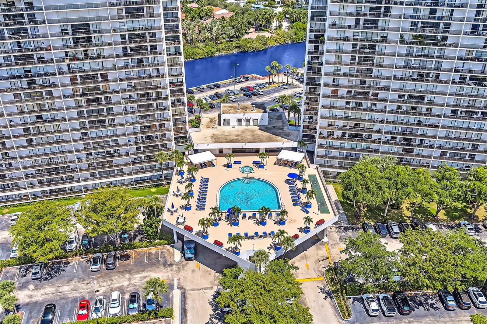 3731 N Country Club Dr 2129, Aventura, Florida 33180, 2 Bedrooms Bedrooms, ,2 BathroomsBathrooms,Residential,For Sale,3731 N Country Club Dr 2129,A11524234