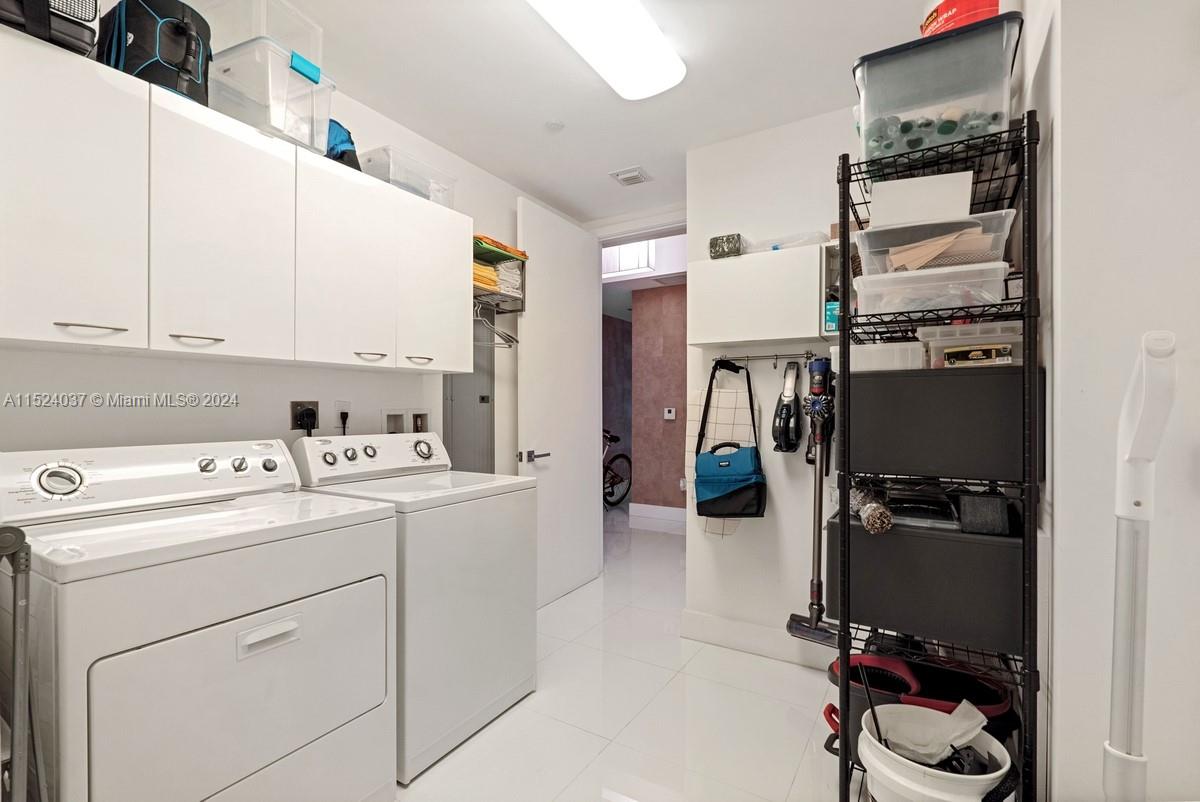 15901 Collins Ave, Sunny Isles Beach, FL, 33160 United States, 3 Bedrooms Bedrooms, ,3 BathroomsBathrooms,Residential,For Sale,Collins Ave,A11524037