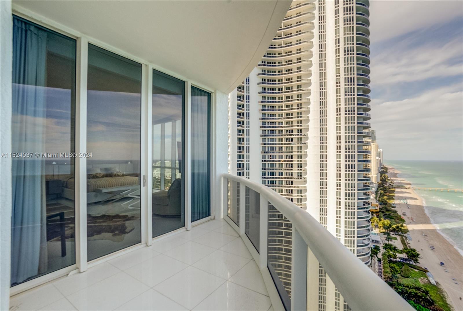 15901 Collins Ave, Sunny Isles Beach, FL, 33160 United States, 3 Bedrooms Bedrooms, ,3 BathroomsBathrooms,Residential,For Sale,Collins Ave,A11524037