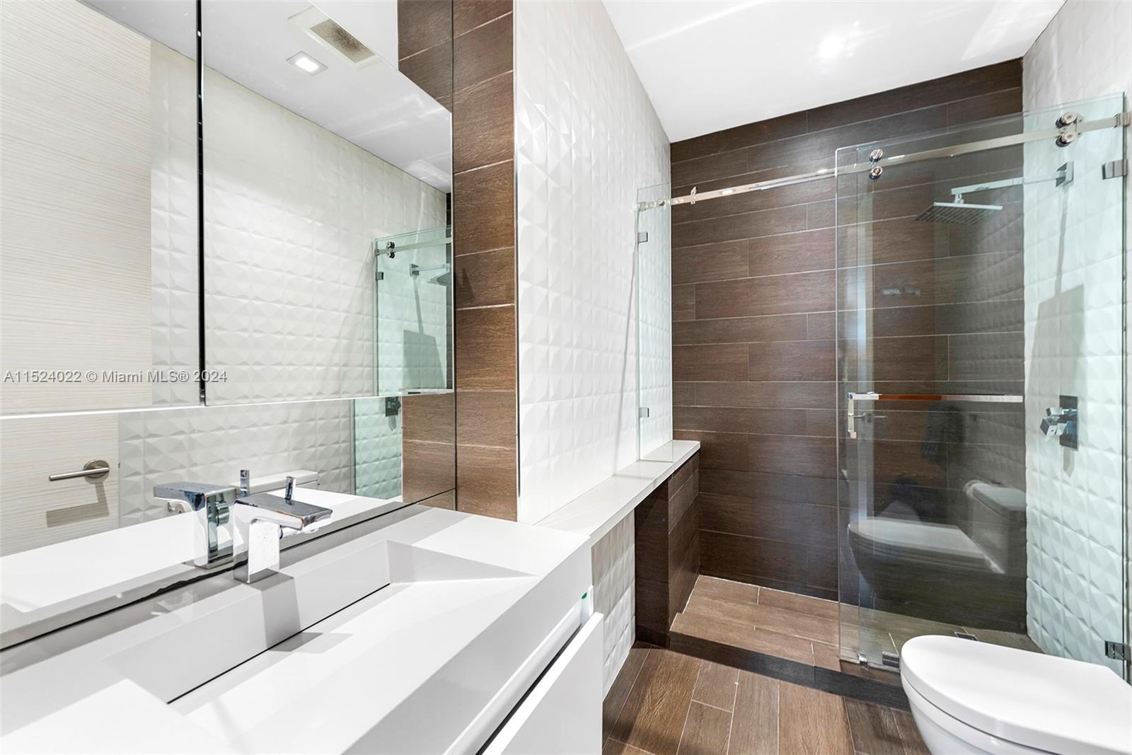 19963 NE 37th Ave, Aventura, Florida 33180, 5 Bedrooms Bedrooms, ,5 BathroomsBathrooms,Residential,For Sale,19963 NE 37th Ave,A11524022