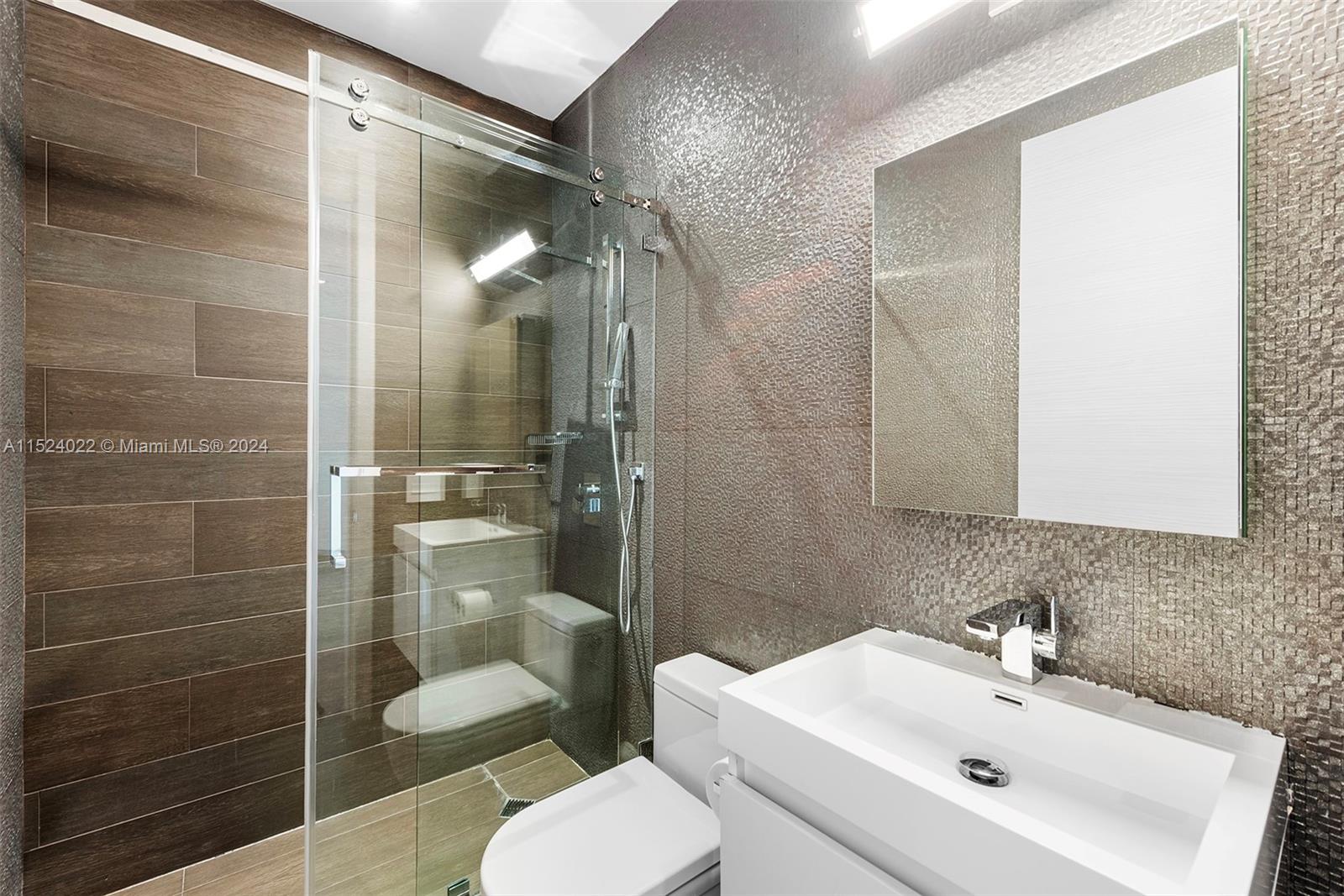 19963 NE 37th Ave, Aventura, Florida 33180, 5 Bedrooms Bedrooms, ,5 BathroomsBathrooms,Residential,For Sale,19963 NE 37th Ave,A11524022