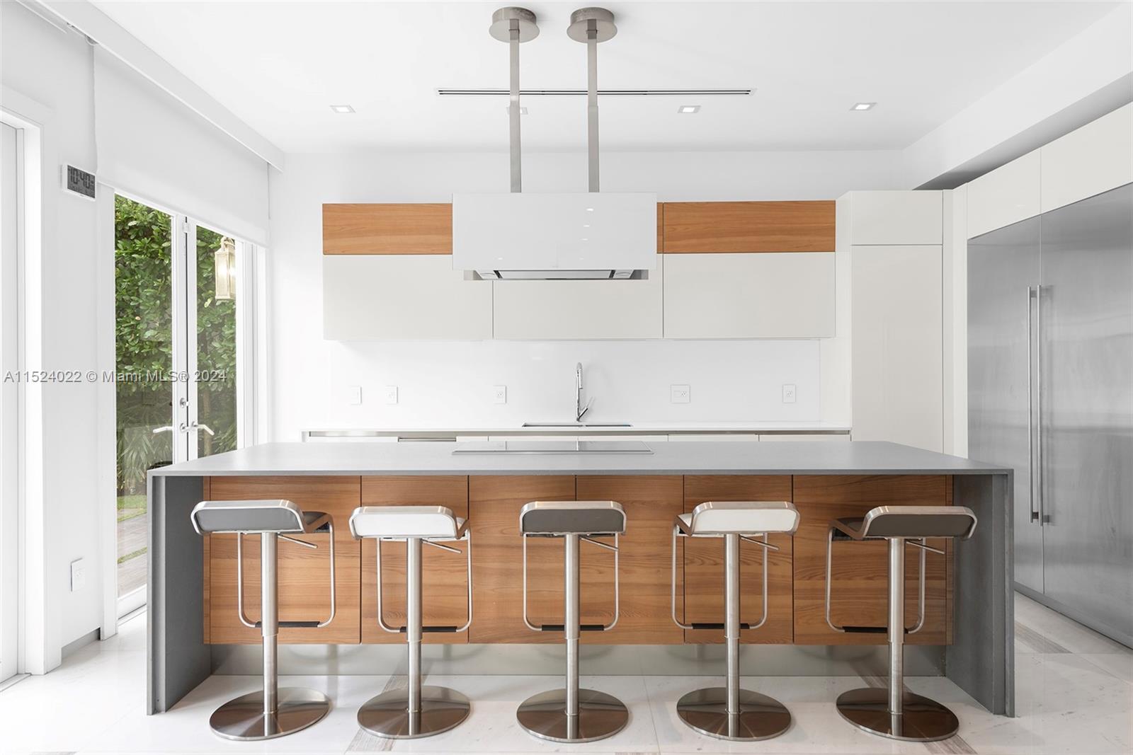 19963 NE 37th Ave, Aventura, Florida 33180, 5 Bedrooms Bedrooms, ,5 BathroomsBathrooms,Residential,For Sale,19963 NE 37th Ave,A11524022