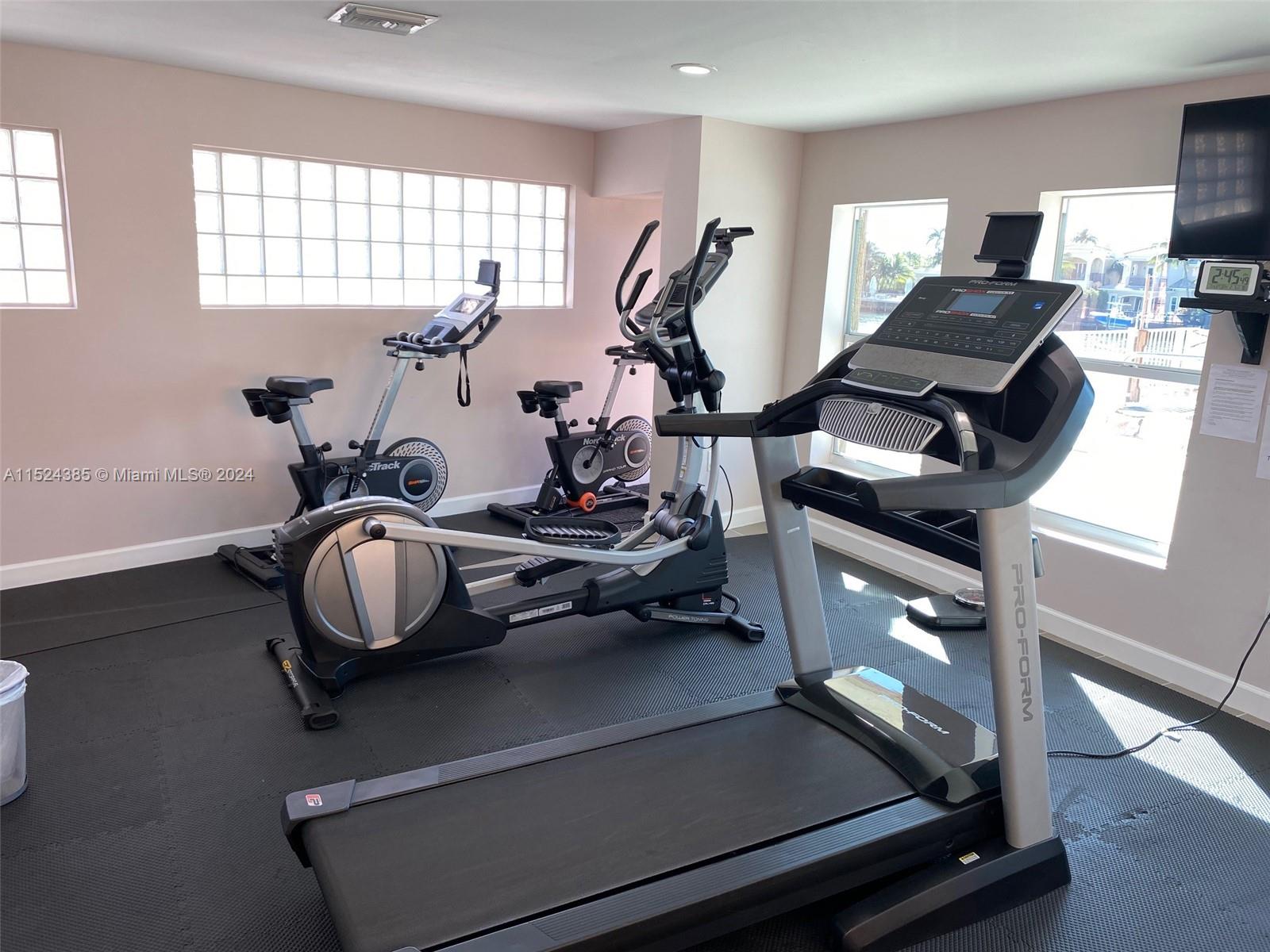 1410 S Ocean Dr 208, Hollywood, Florida 33019, 2 Bedrooms Bedrooms, ,2 BathroomsBathrooms,Residentiallease,For Rent,1410 S Ocean Dr 208,A11524385