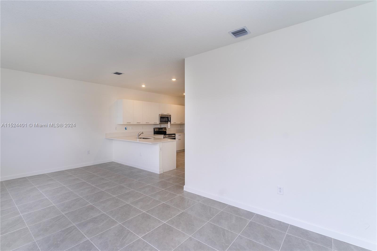 12750 NW 22nd Pl, Miami, Florida 33167, 4 Bedrooms Bedrooms, ,2 BathroomsBathrooms,Residentiallease,For Rent,12750 NW 22nd Pl,A11524401