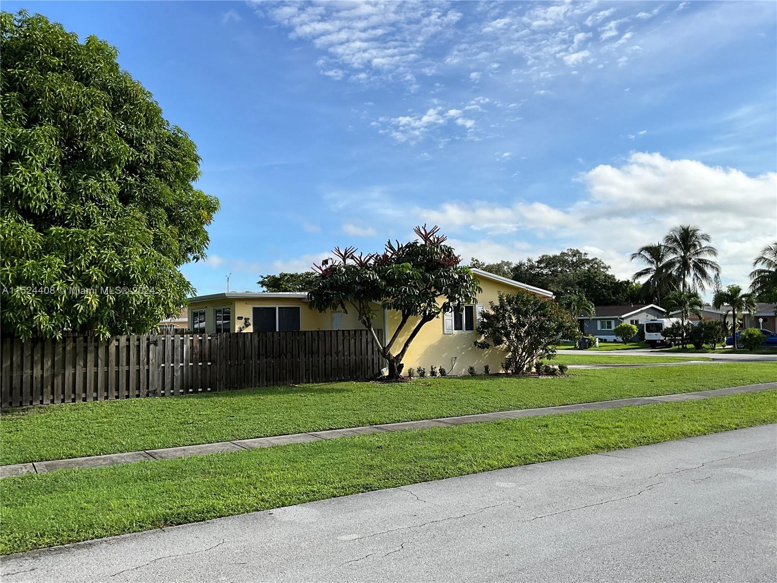 6701 SW 9th Pl, North Lauderdale, Florida 33068, 3 Bedrooms Bedrooms, ,2 BathroomsBathrooms,Residential,For Sale,6701 SW 9th Pl,A11524408