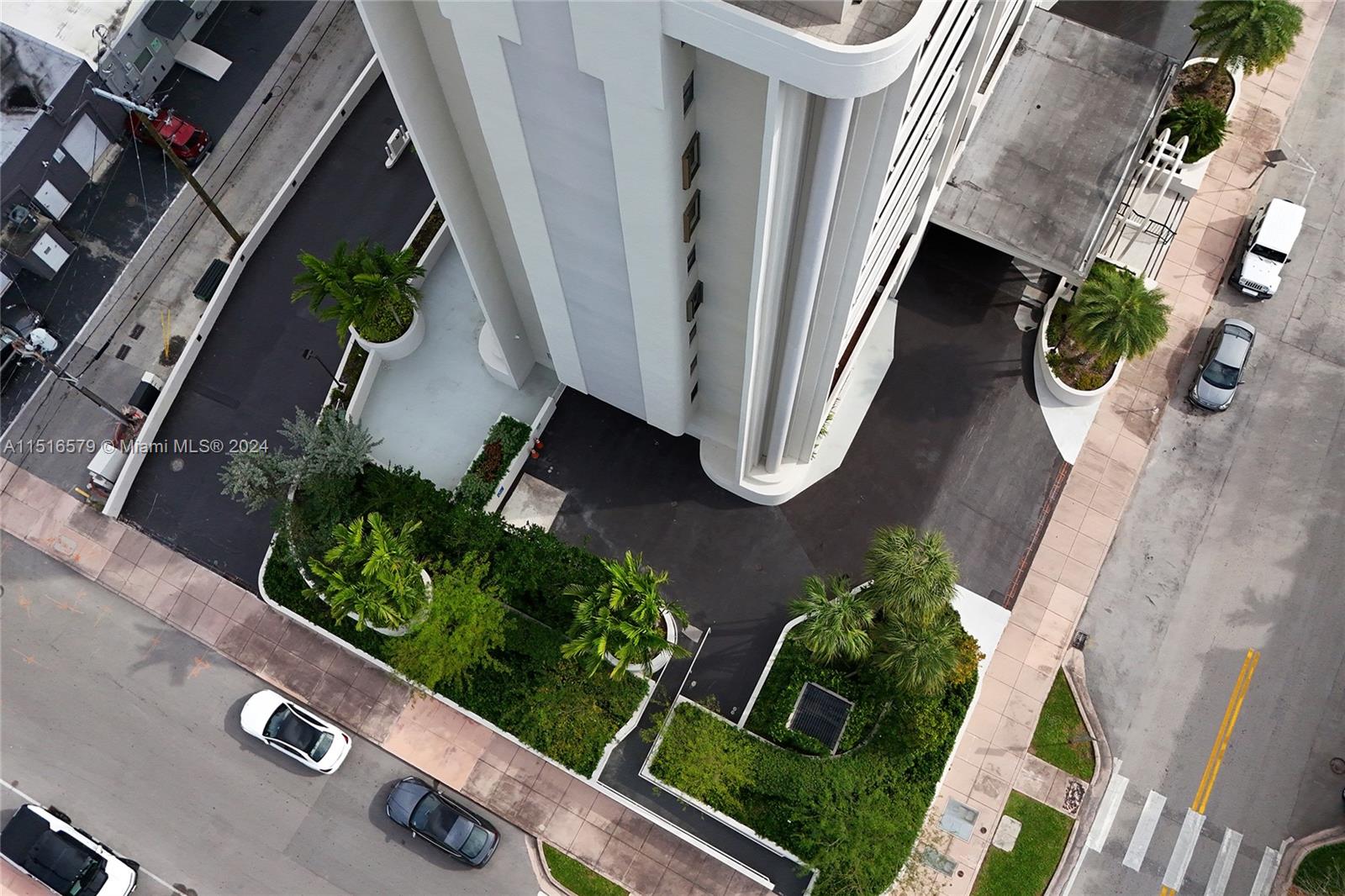 441 Valencia Avenue 403, Coral Gables, Florida 33134, 2 Bedrooms Bedrooms, ,2 BathroomsBathrooms,Residential,For Sale,441 Valencia Avenue 403,A11516579