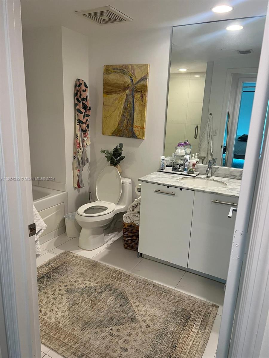 55 SE 6th St 1208, Miami, Florida 33131, 1 Bedroom Bedrooms, ,1 BathroomBathrooms,Residentiallease,For Rent,55 SE 6th St 1208,A11524232