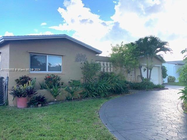 9240 SW 56th St, Cooper City, Florida 33328, 3 Bedrooms Bedrooms, ,4 BathroomsBathrooms,Residentiallease,For Rent,9240 SW 56th St,A11523656