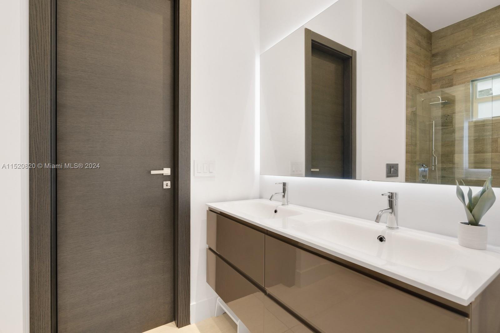 19465 39th Ave, Sunny Isles Beach, FL, 33160 United States, 3 Bedrooms Bedrooms, ,3 BathroomsBathrooms,Residential,For Sale,39th Ave,A11520820