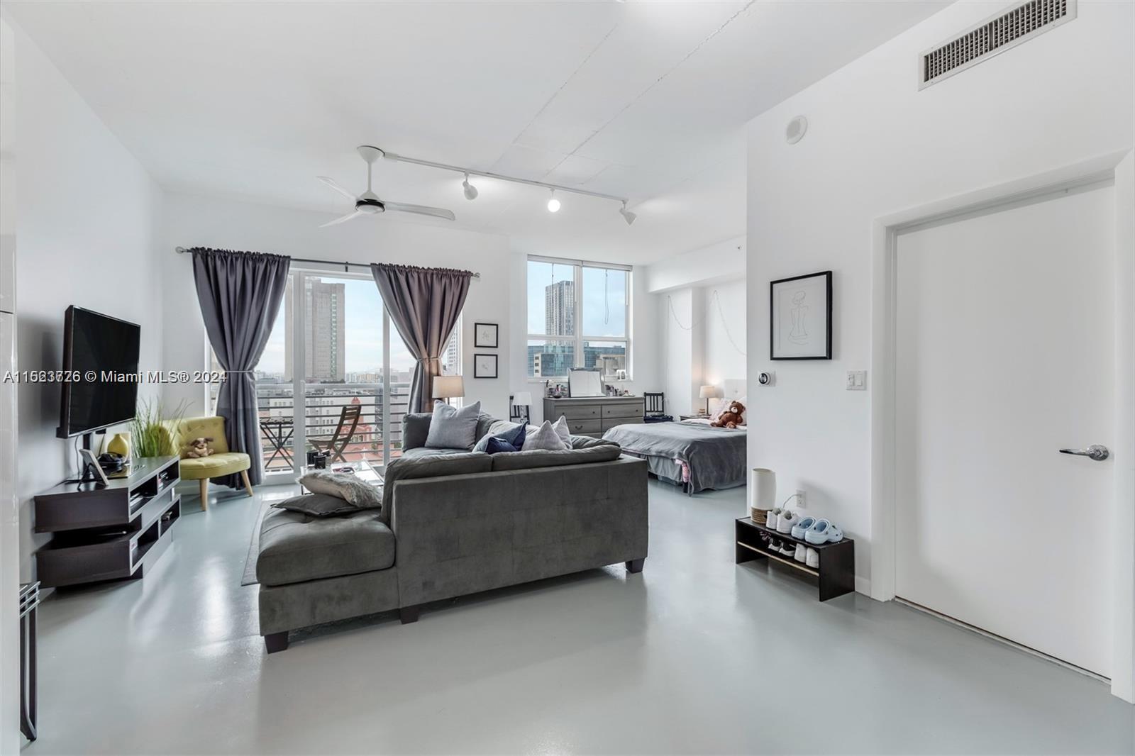 133 NE 2nd Ave 1817, Miami, Florida 33132, 1 Bedroom Bedrooms, ,1 BathroomBathrooms,Residential,For Sale,133 NE 2nd Ave 1817,A11523726