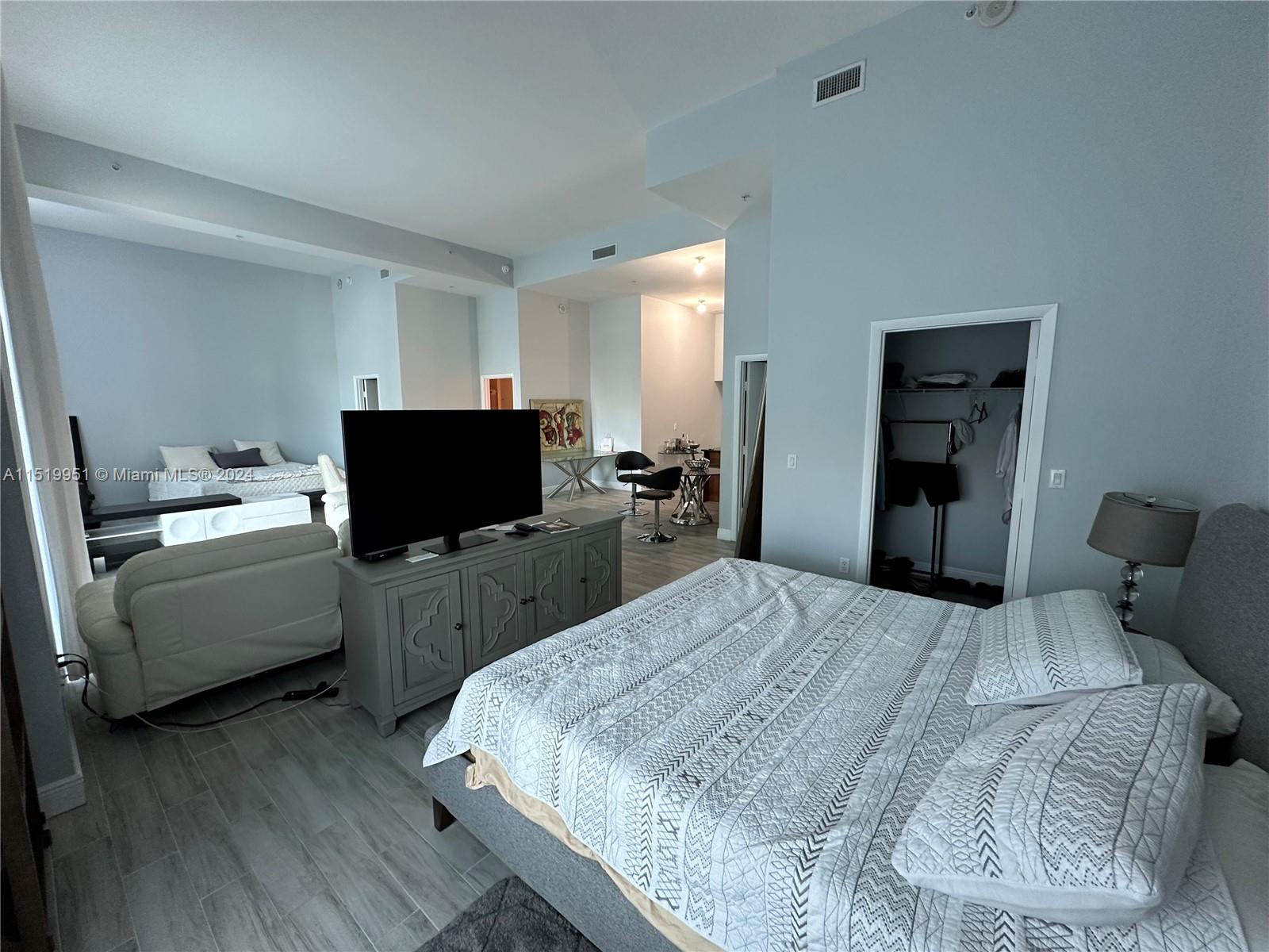 1900 N Bayshore Dr 512, Miami, Florida 33132, 2 Bedrooms Bedrooms, ,2 BathroomsBathrooms,Residential,For Sale,1900 N Bayshore Dr 512,A11519951