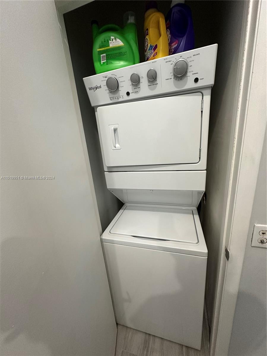 1900 N Bayshore Dr 512, Miami, Florida 33132, 2 Bedrooms Bedrooms, ,2 BathroomsBathrooms,Residential,For Sale,1900 N Bayshore Dr 512,A11519951