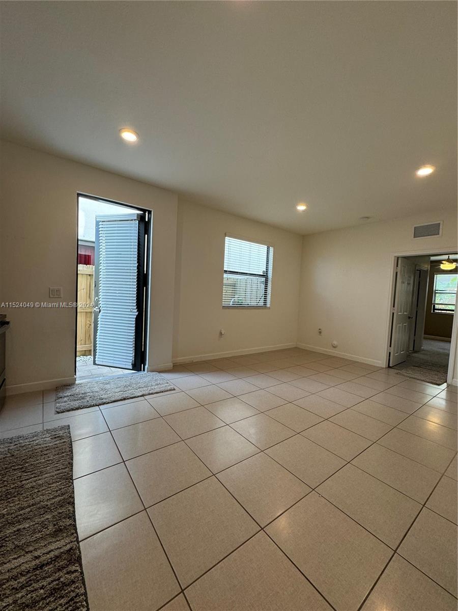 Homestead, Florida 33032, 1 Bedroom Bedrooms, ,1 BathroomBathrooms,Residentiallease,For Rent,A11524049