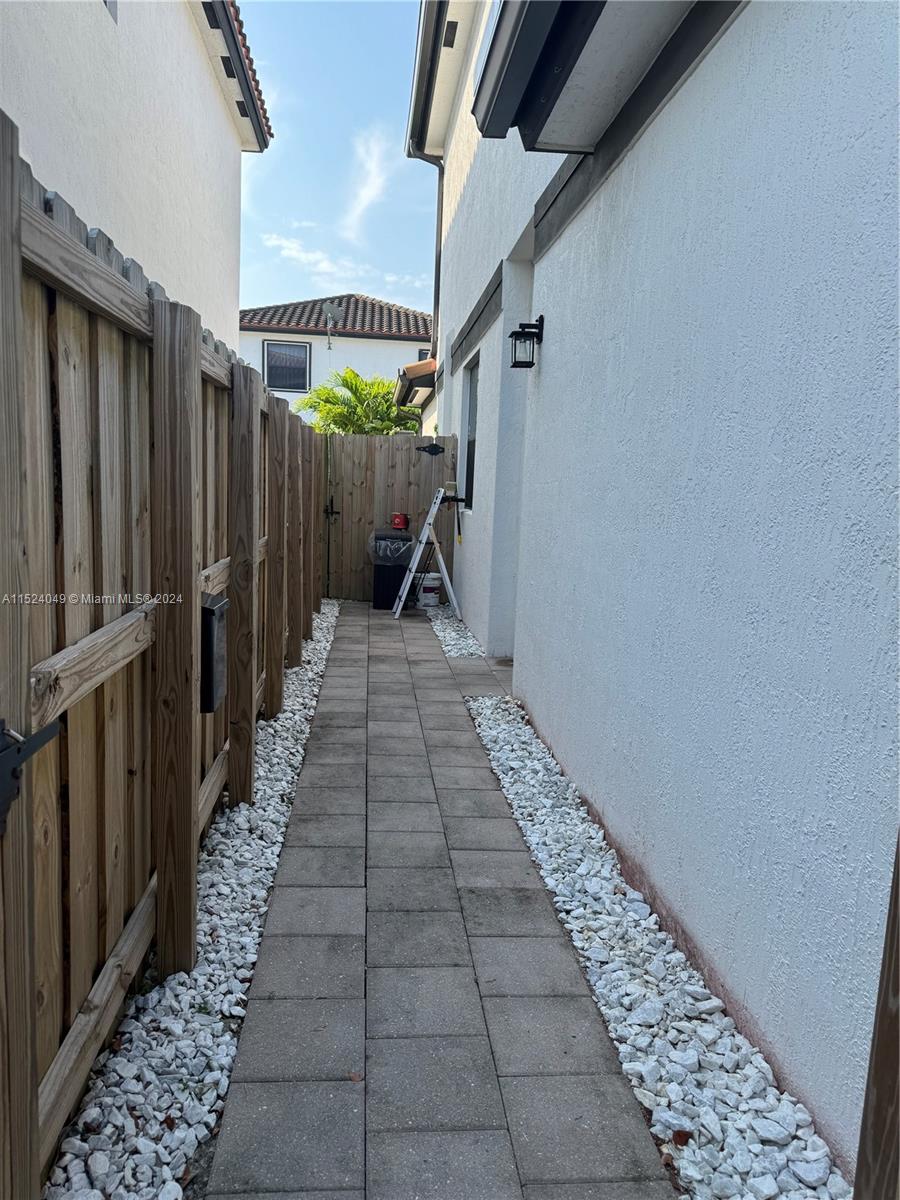 Homestead, Florida 33032, 1 Bedroom Bedrooms, ,1 BathroomBathrooms,Residentiallease,For Rent,A11524049