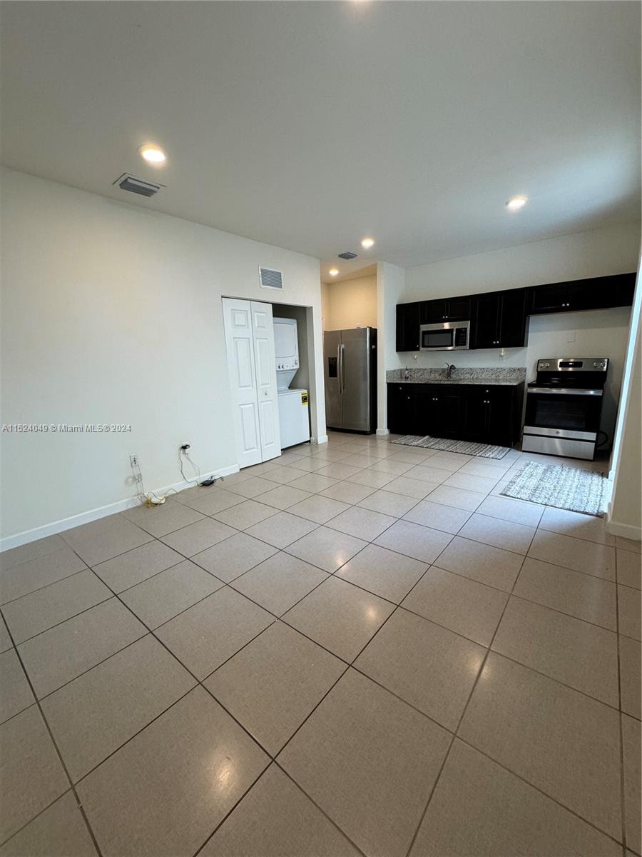 Homestead, Florida 33032, 1 Bedroom Bedrooms, ,1 BathroomBathrooms,Residentiallease,For Rent,A11524049
