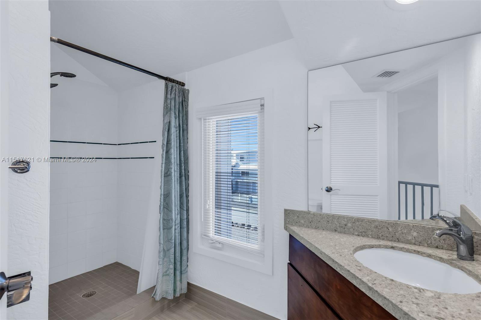 134 Bayview Isle Dr, Plantation Key, FL, 33036 United States, 4 Bedrooms Bedrooms, ,3 BathroomsBathrooms,Residential,For Sale,Bayview Isle Dr,A11517621