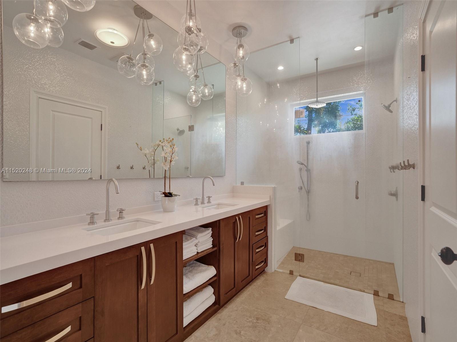4664 SW 14th St, Miami, Florida 33134, 4 Bedrooms Bedrooms, ,4 BathroomsBathrooms,Residential,For Sale,4664 SW 14th St,A11520248