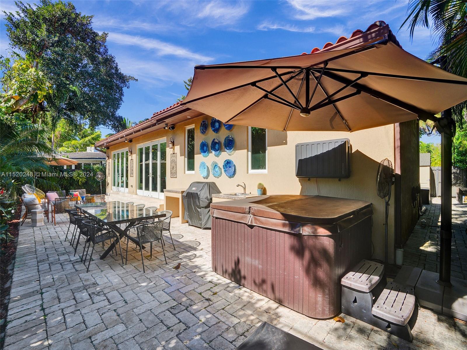 4664 SW 14th St, Miami, Florida 33134, 4 Bedrooms Bedrooms, ,4 BathroomsBathrooms,Residential,For Sale,4664 SW 14th St,A11520248