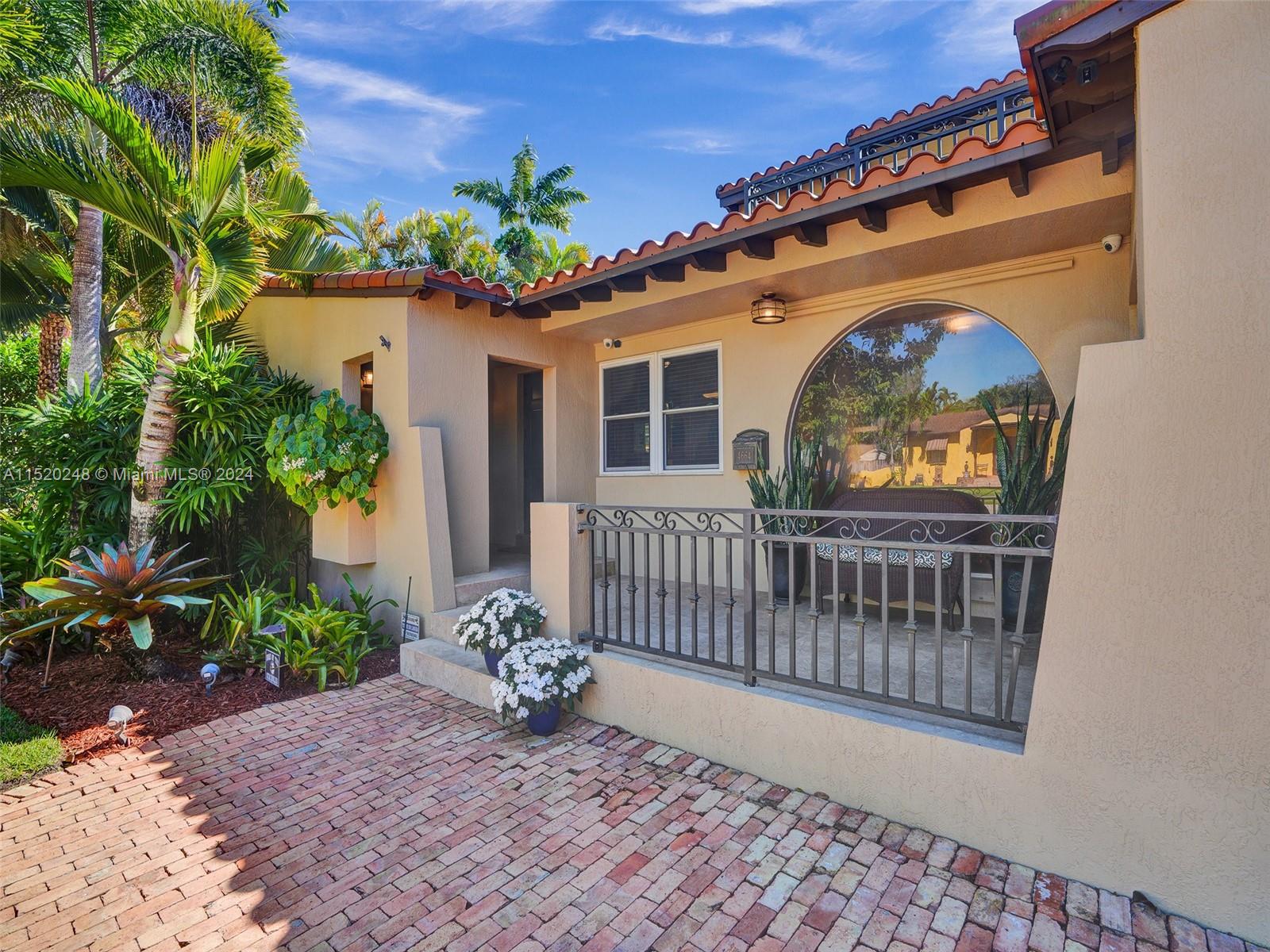 4664 SW 14th St, Miami, Florida 33134, 4 Bedrooms Bedrooms, ,4 BathroomsBathrooms,Residential,For Sale,4664 SW 14th St,A11520248