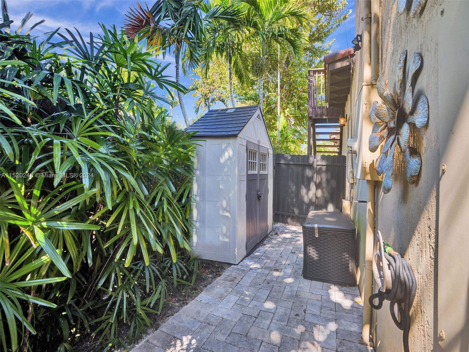 4664 SW 14th St, Miami, Florida 33134, 4 Bedrooms Bedrooms, ,4 BathroomsBathrooms,Residential,For Sale,4664 SW 14th St,A11520248