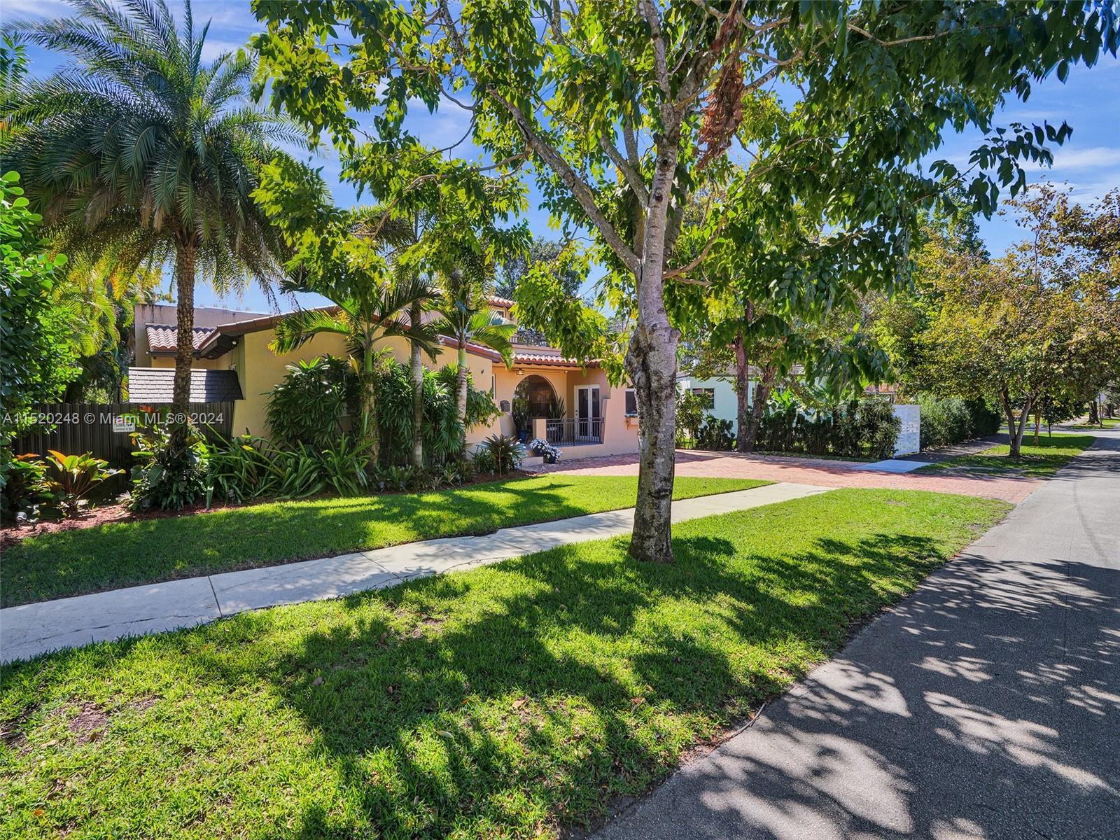 4664 SW 14th St, Miami, Florida 33134, 4 Bedrooms Bedrooms, ,4 BathroomsBathrooms,Residential,For Sale,4664 SW 14th St,A11520248