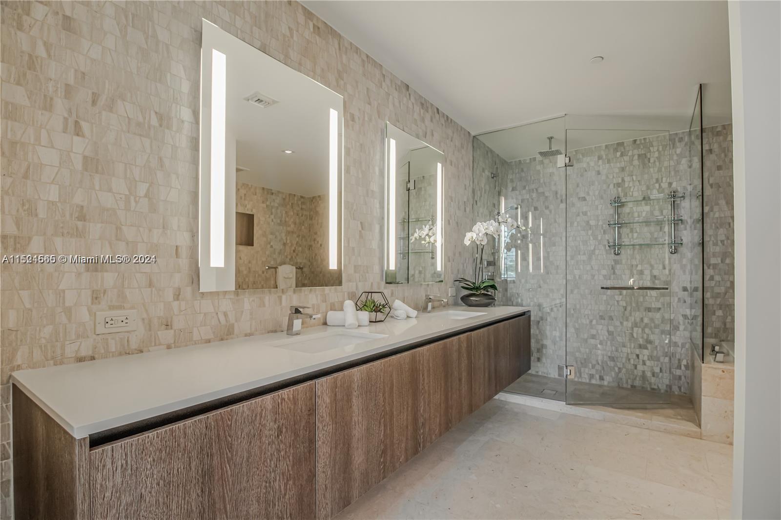 88 SW 7th St 903, Miami, Florida 33130, 2 Bedrooms Bedrooms, ,2 BathroomsBathrooms,Residential,For Sale,88 SW 7th St 903,A11524565