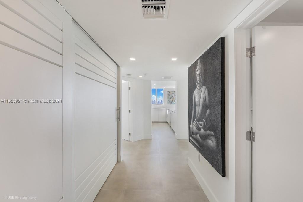 650 West Ave 2811, Miami Beach, Florida 33139, 2 Bedrooms Bedrooms, ,2 BathroomsBathrooms,Residential,For Sale,650 West Ave 2811,A11523921