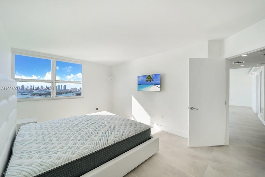 650 West Ave 2811, Miami Beach, Florida 33139, 2 Bedrooms Bedrooms, ,2 BathroomsBathrooms,Residential,For Sale,650 West Ave 2811,A11523921