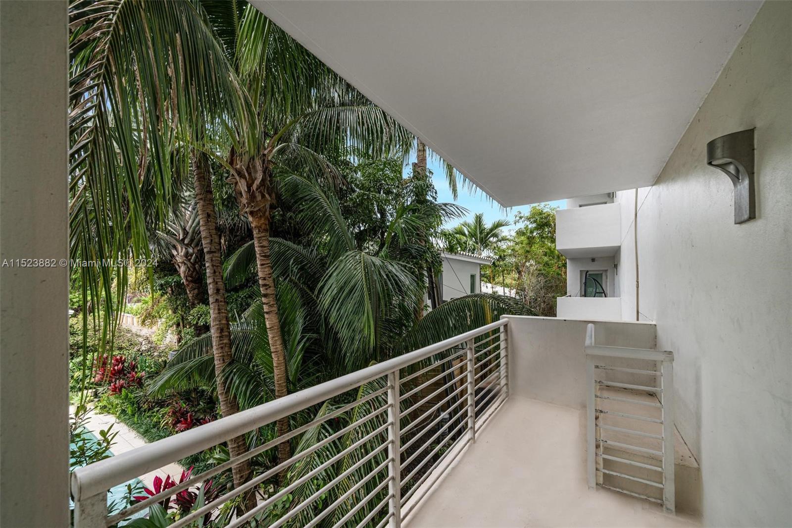 1428 West Ave 201, Miami Beach, Florida 33139, 2 Bedrooms Bedrooms, ,2 BathroomsBathrooms,Residentiallease,For Rent,1428 West Ave 201,A11523882