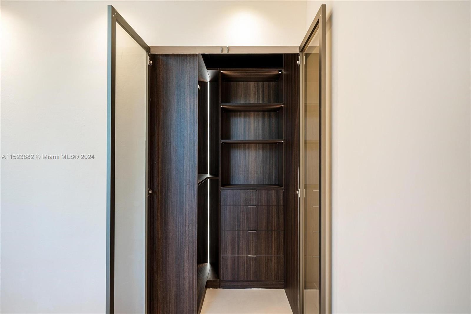 1428 West Ave 201, Miami Beach, Florida 33139, 2 Bedrooms Bedrooms, ,2 BathroomsBathrooms,Residentiallease,For Rent,1428 West Ave 201,A11523882