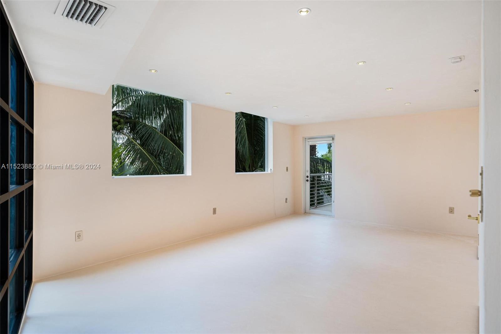 1428 West Ave 201, Miami Beach, Florida 33139, 2 Bedrooms Bedrooms, ,2 BathroomsBathrooms,Residentiallease,For Rent,1428 West Ave 201,A11523882