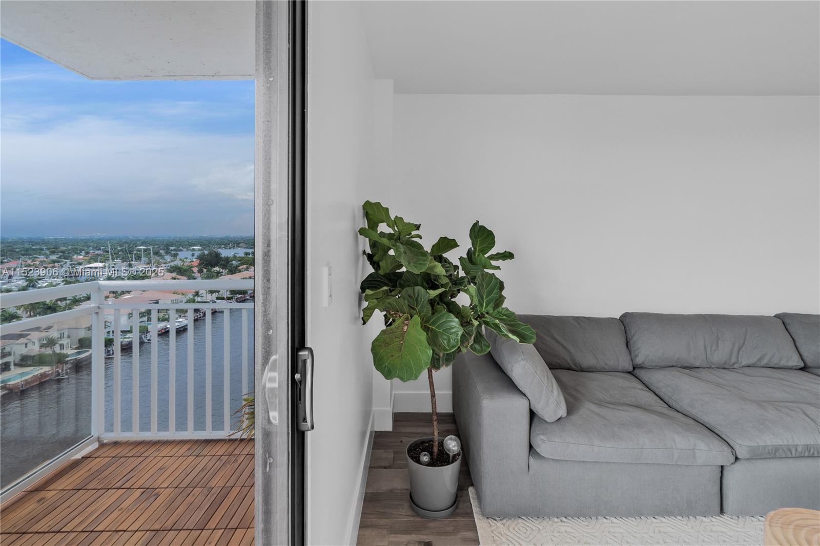 1600 S Ocean Dr 17D, Hollywood, Florida 33019, 1 Bedroom Bedrooms, ,1 BathroomBathrooms,Residential,For Sale,1600 S Ocean Dr 17D,A11523906