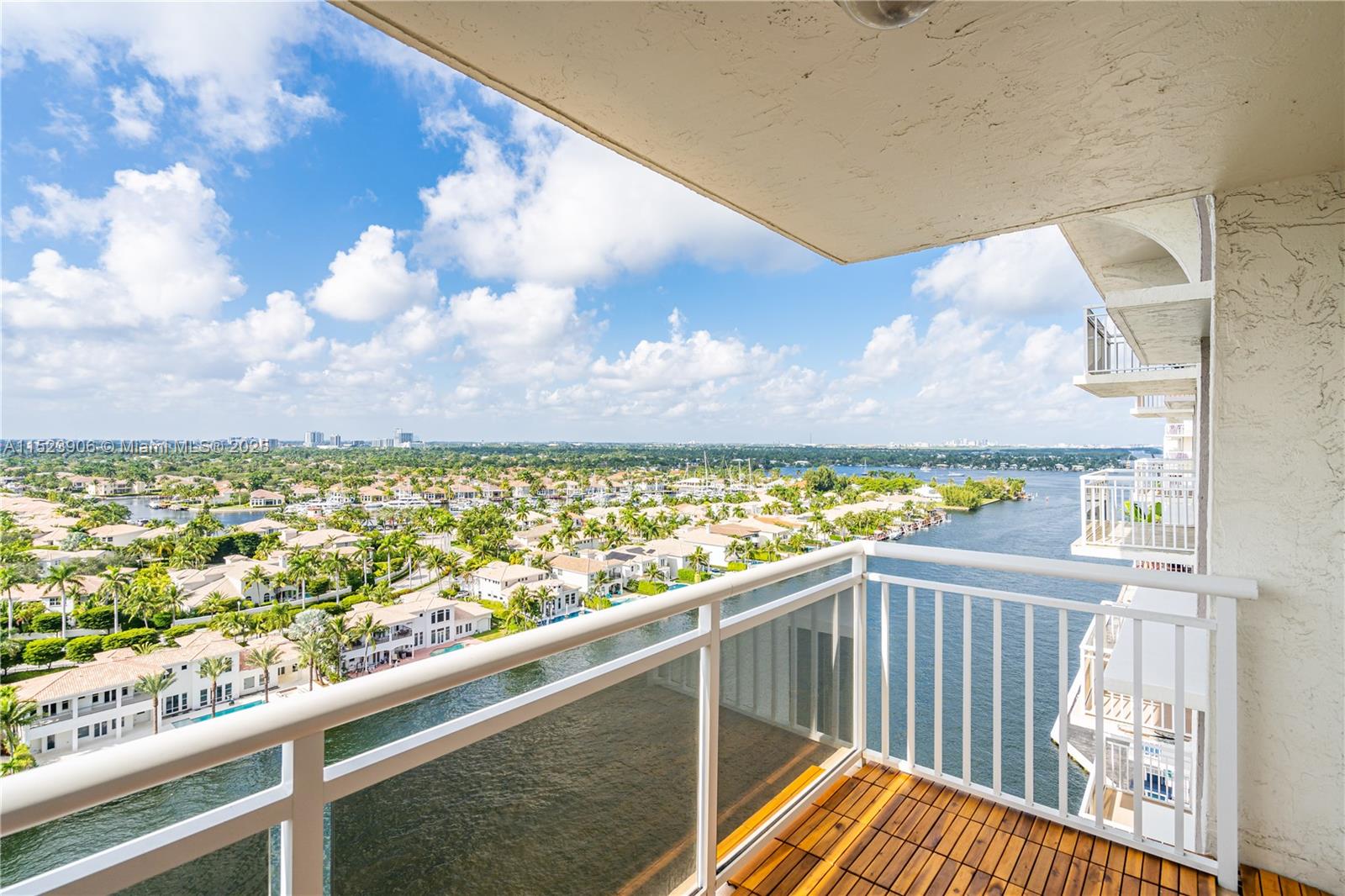 1600 S Ocean Dr 17D, Hollywood, Florida 33019, 1 Bedroom Bedrooms, ,1 BathroomBathrooms,Residential,For Sale,1600 S Ocean Dr 17D,A11523906