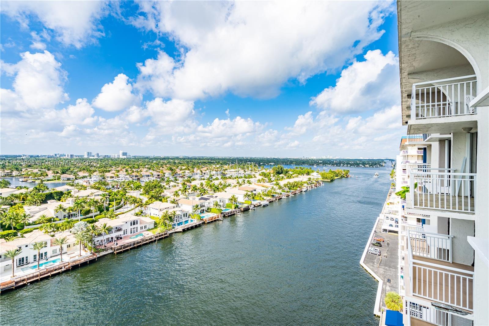 1600 S Ocean Dr 17D, Hollywood, Florida 33019, 1 Bedroom Bedrooms, ,1 BathroomBathrooms,Residential,For Sale,1600 S Ocean Dr 17D,A11523906