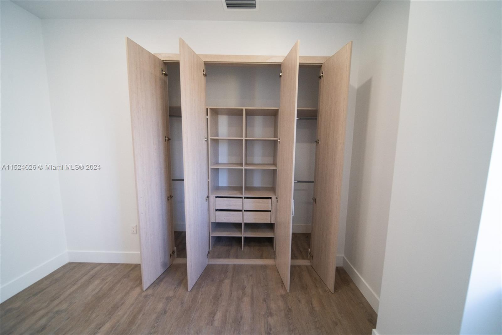 500 Foster Rd A, Hallandale Beach, Florida 33009, 3 Bedrooms Bedrooms, ,2 BathroomsBathrooms,Residentiallease,For Rent,500 Foster Rd A,A11524626
