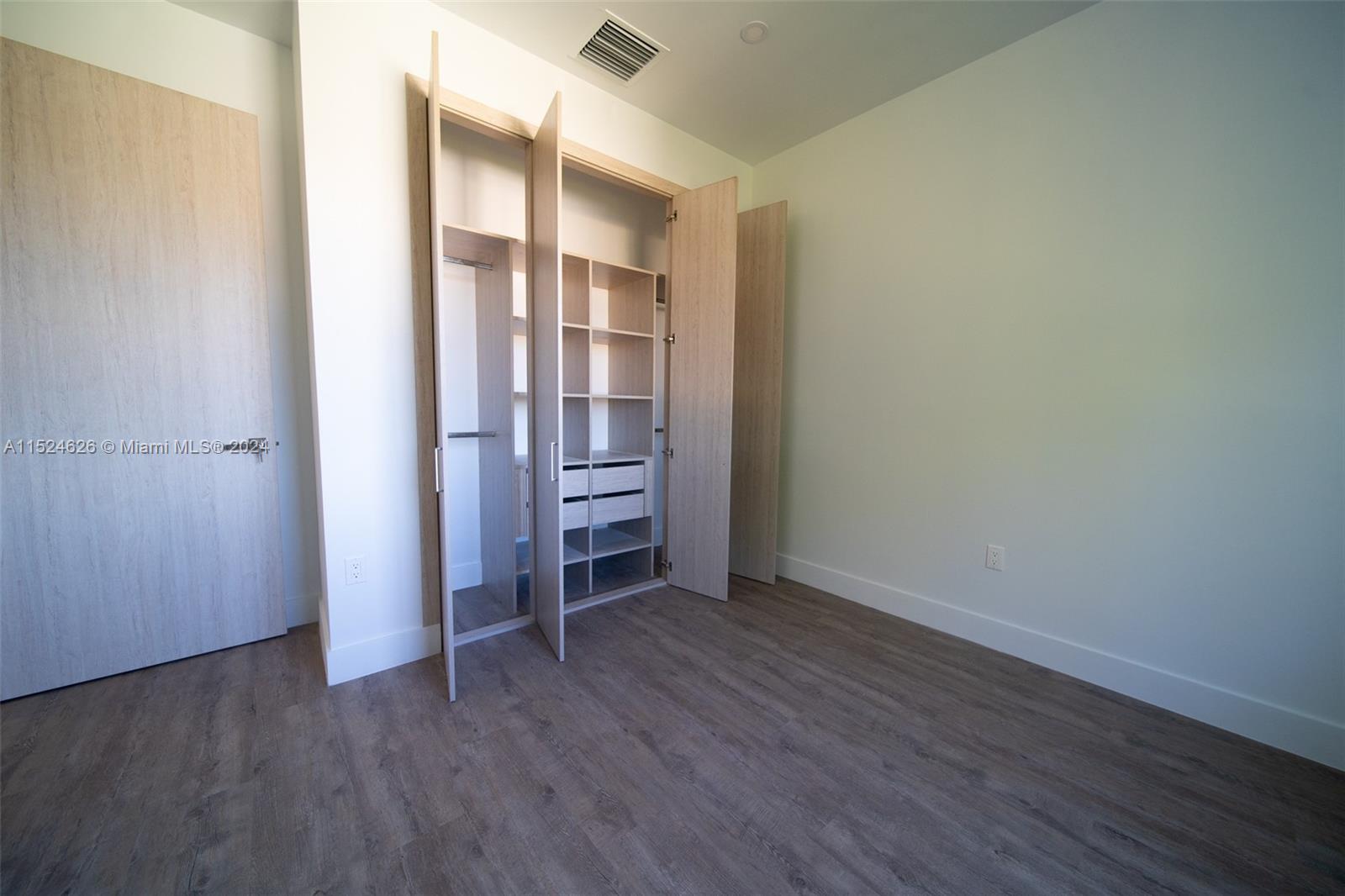 500 Foster Rd A, Hallandale Beach, Florida 33009, 3 Bedrooms Bedrooms, ,2 BathroomsBathrooms,Residentiallease,For Rent,500 Foster Rd A,A11524626