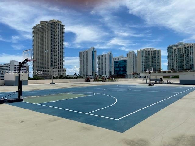 BASKETBALL COURT