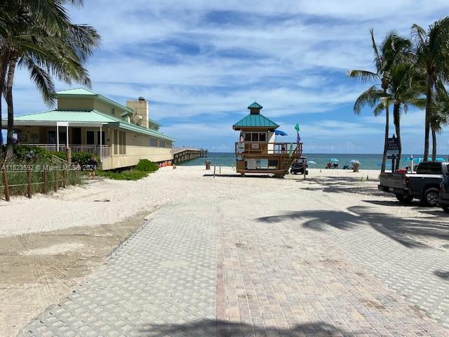 BEACH ENTRANCE