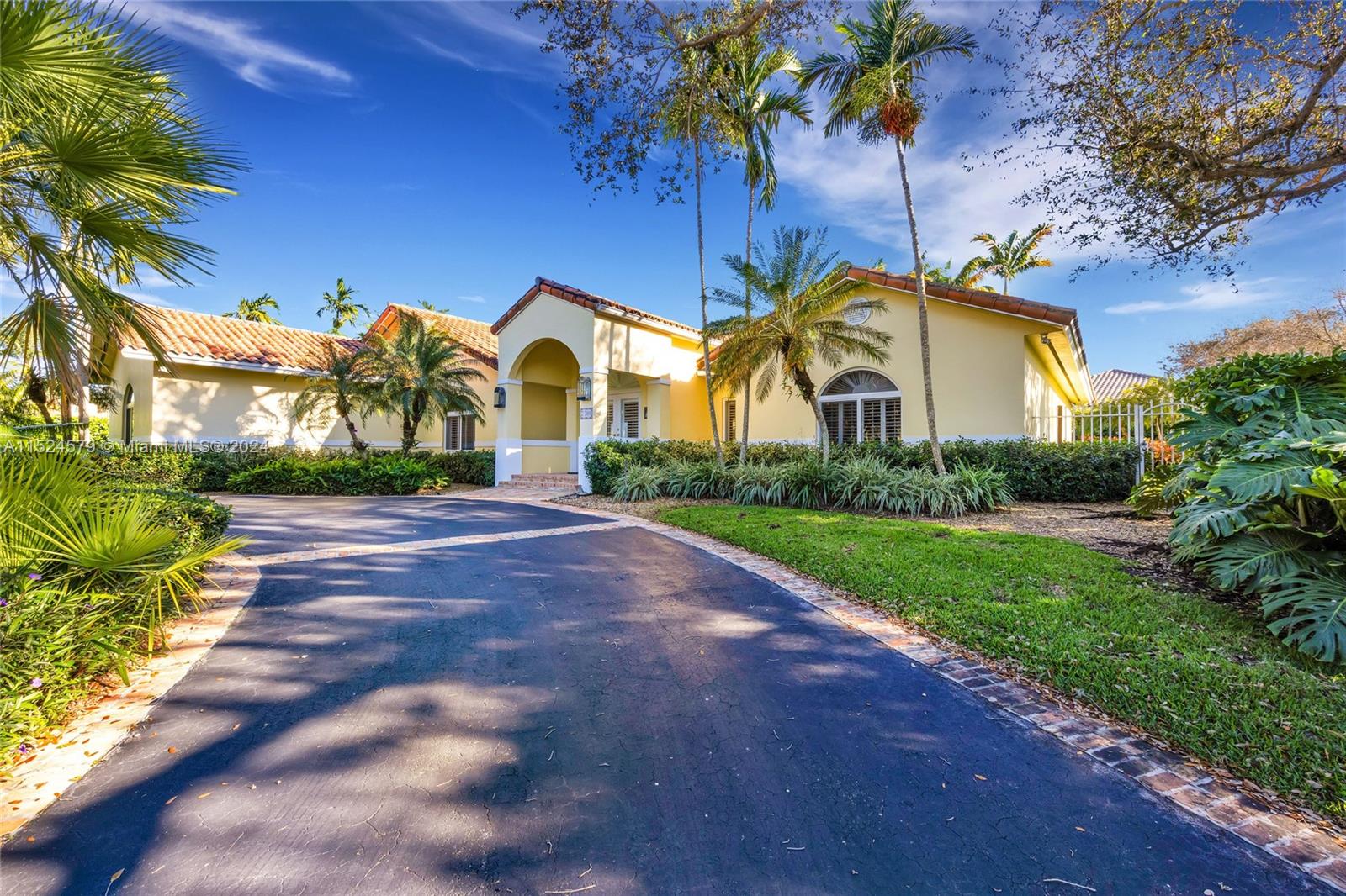 This fabulous 4 BR, 4.5 BA, 4,339 SF home is ideally located on a quiet cul-de-sac in Pine Bay Estates South! The floorplan is perfect for entertaining & features foyer entry, liv room w/ vaulted ceilings, dining room, & updated eat-in kitchen that opens to the sunny fam room.  Situated apart from the other bedrooms, the primary suite is a true sanctuary.  It has a spacious BR w/ 2 walk-in closets, office/gym space with an additional closet, & elegant BA w/ separate shower & soaking tub, dual sinks, & vanity area.  French doors from the liv rm, fam rm, & primary BR open to the deep covered porch, open patio, sparkling pool, & lushl 17,860 SF lot.  There are 3 add’l en-suite BRs, impact glass & Plantation shutters throughout, laundry room, 2 car garage, roving security guard, & more!