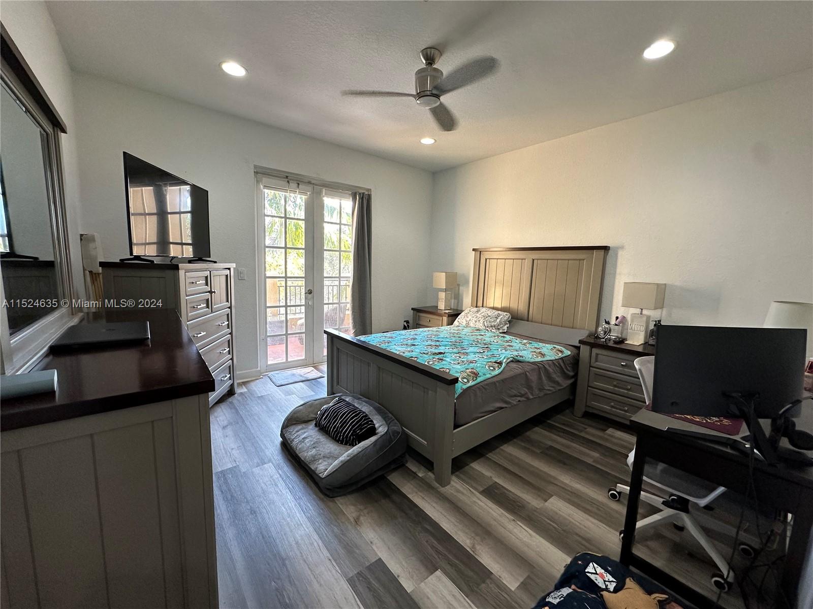 Primary Bedroom with bathroom en suite