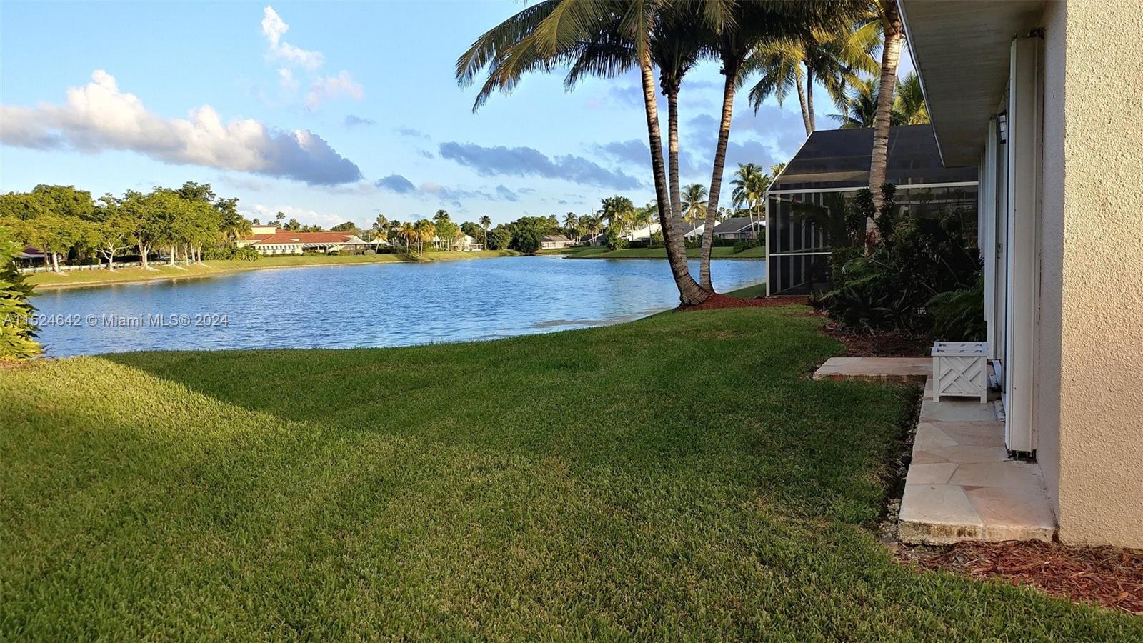 585 SE 25th Ln  For Sale A11524642, FL