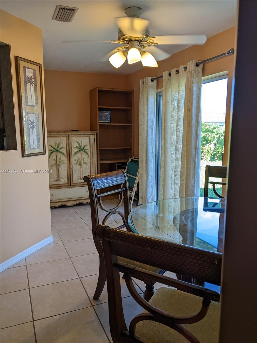 585 SE 25th Ln, Homestead, Florida 33033, 3 Bedrooms Bedrooms, ,2 BathroomsBathrooms,Residential,For Sale,585 SE 25th Ln,A11524642