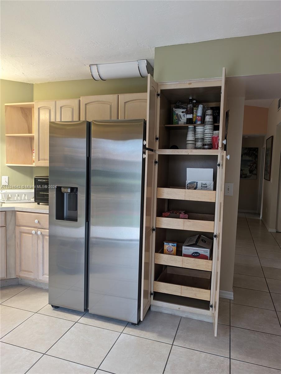 585 SE 25th Ln, Homestead, Florida 33033, 3 Bedrooms Bedrooms, ,2 BathroomsBathrooms,Residential,For Sale,585 SE 25th Ln,A11524642