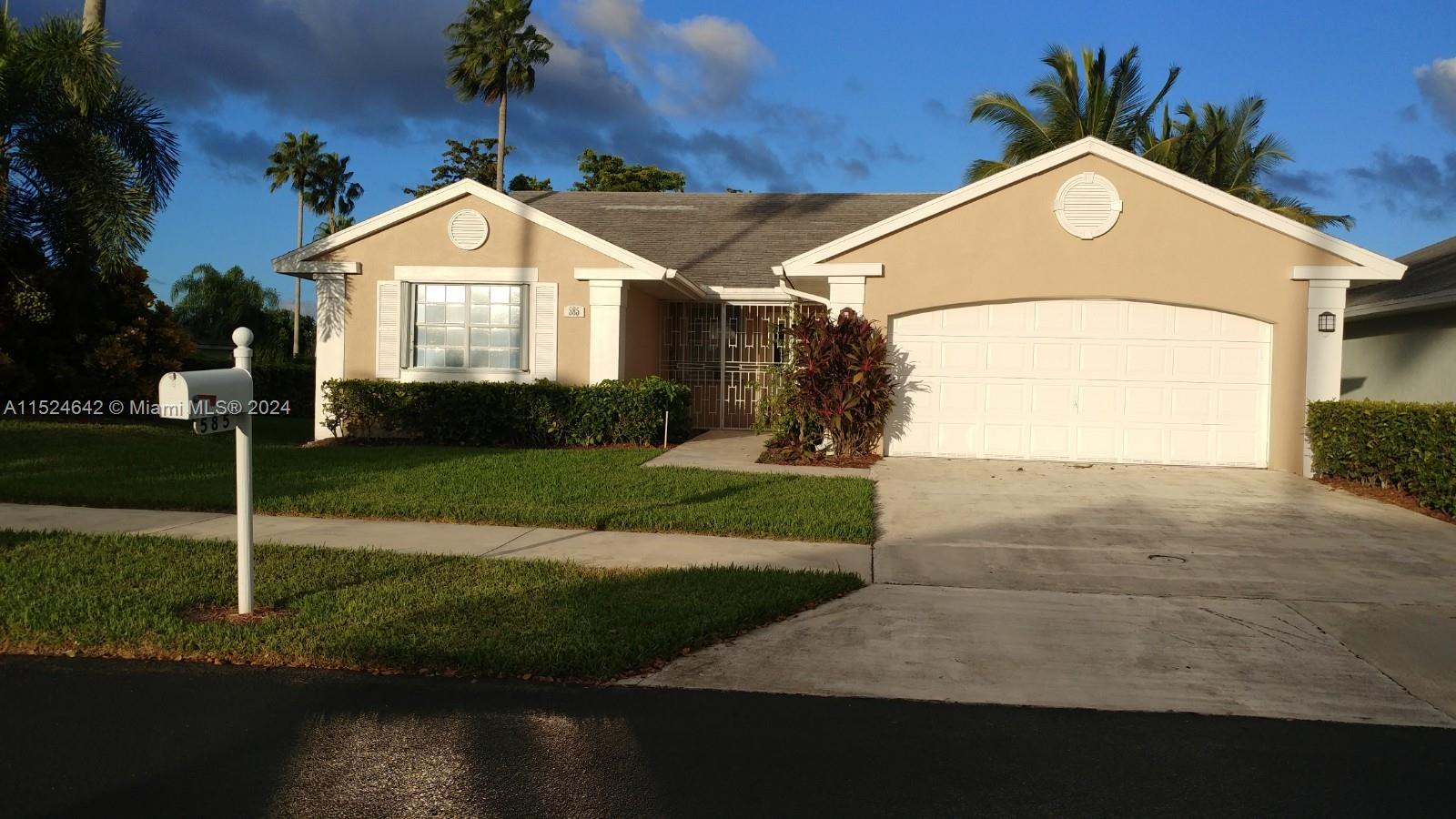 585 SE 25th Ln, Homestead, Florida 33033, 3 Bedrooms Bedrooms, ,2 BathroomsBathrooms,Residential,For Sale,585 SE 25th Ln,A11524642